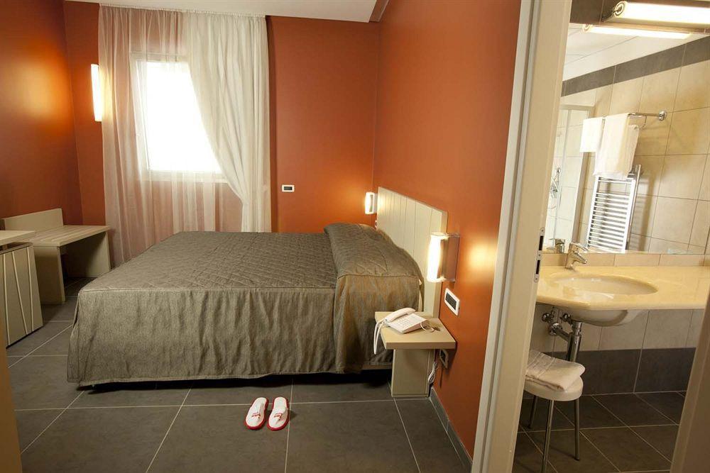 קאסוריה Rolling Hotel מראה חיצוני תמונה