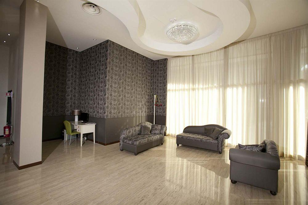 קאסוריה Rolling Hotel מראה חיצוני תמונה