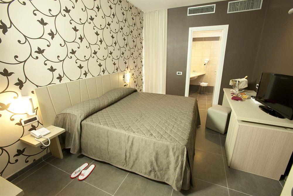 קאסוריה Rolling Hotel מראה חיצוני תמונה