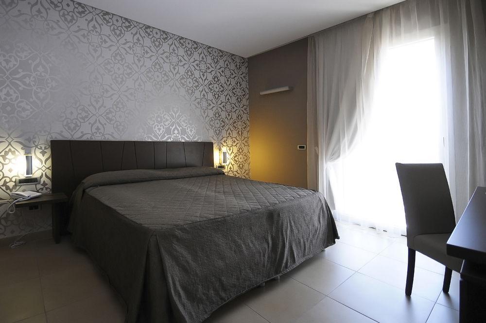 קאסוריה Rolling Hotel מראה חיצוני תמונה