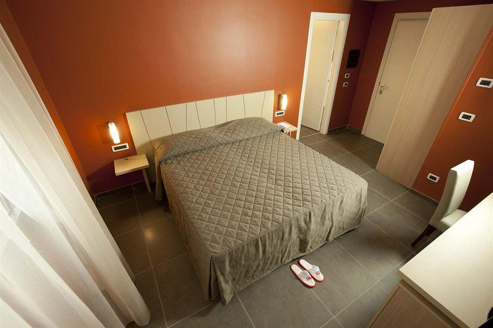 קאסוריה Rolling Hotel מראה חיצוני תמונה
